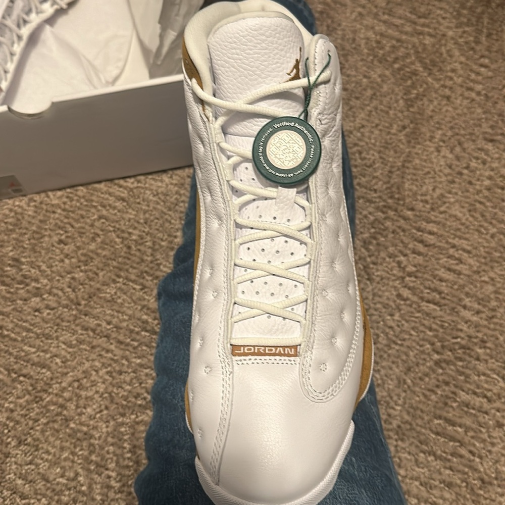 Air Jordan 13 retro size 11 1/2 white/wheat - Picture 12 of 13